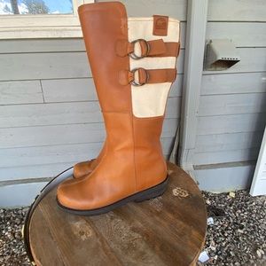 Sorel tan boots size 7